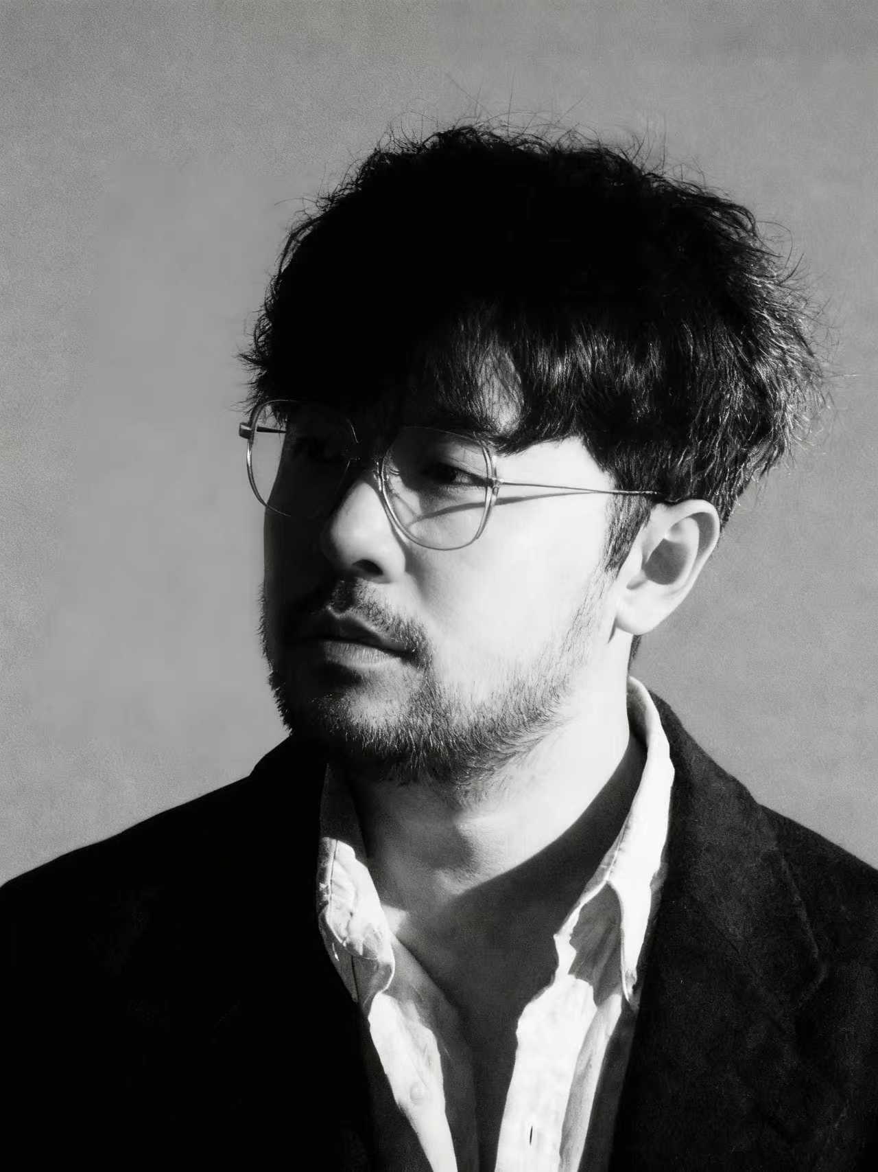 森海（石宇翔）黑白肖像